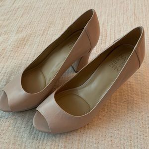Naturalizer Peep-toe Pumps 8.5M Nude